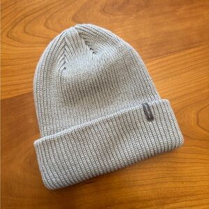 NWOT Eddie Bauer Light Gray Ribbed Beanie